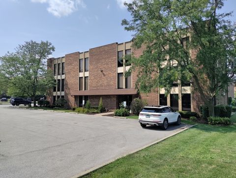 7800 W COLLEGE Drive Palos Heights IL 60463