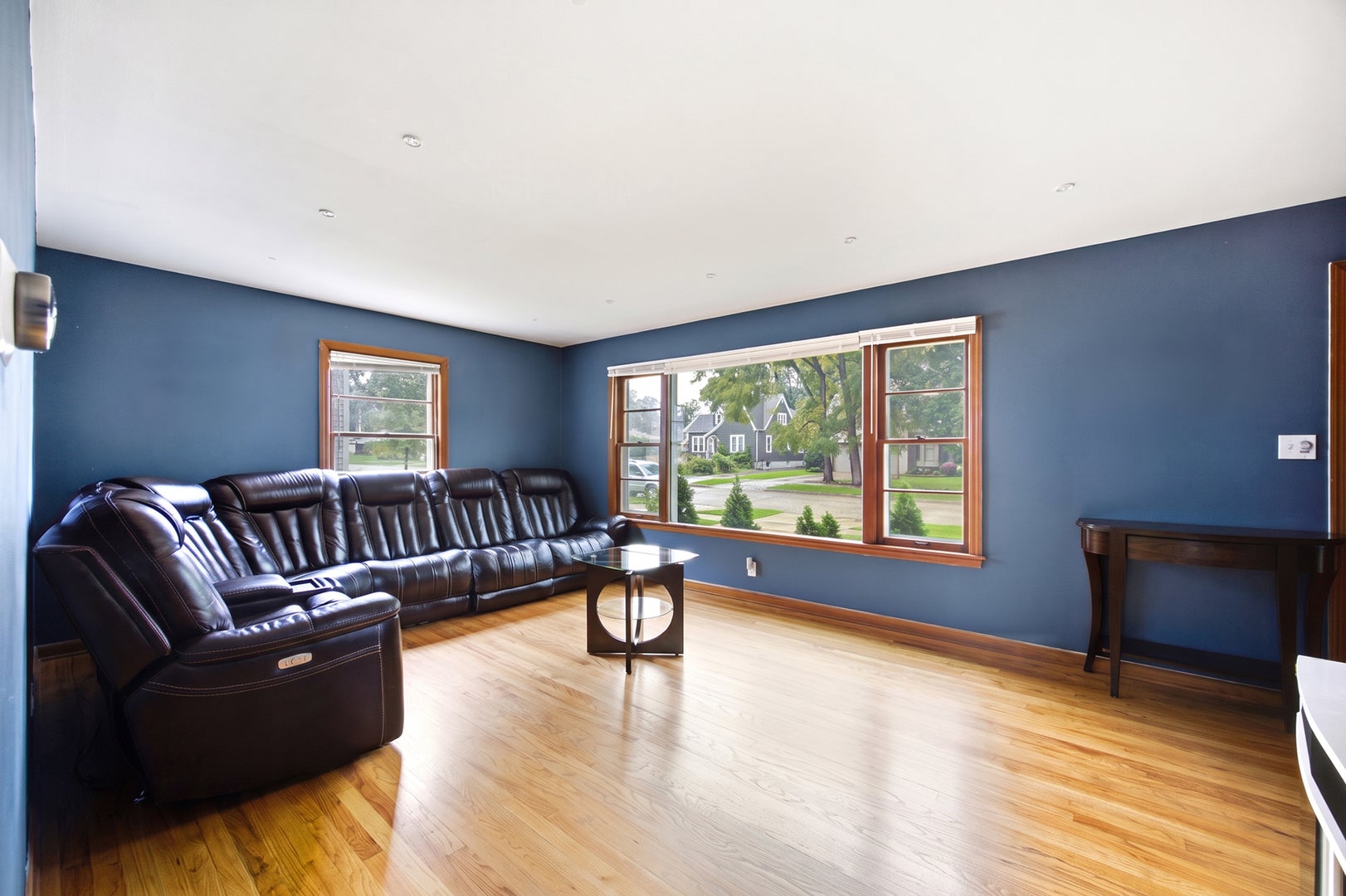389 N Commonwealth Avenue