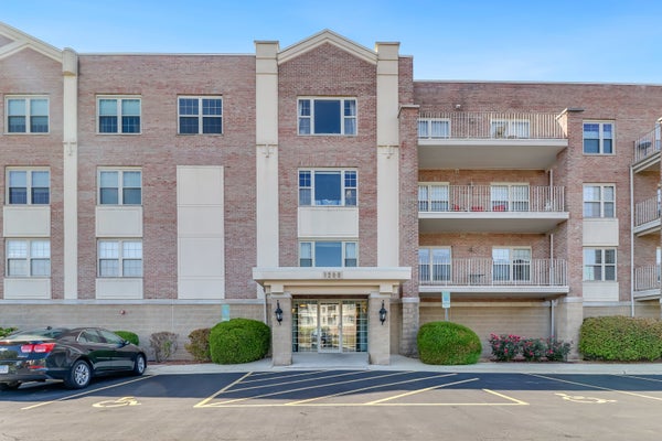 1200 S PROSPECT AVE UNIT 303, ELMHURST, IL 60126 - Image 6058fc75fa0e70293073c19aae41f03f/4094130475
