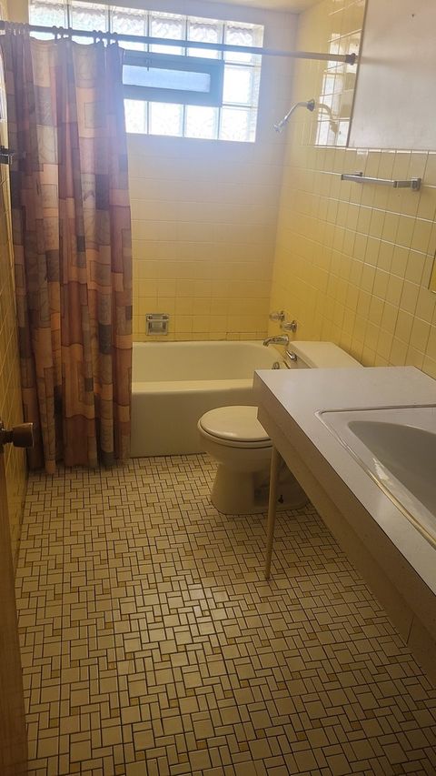 Tiny photo for 16347 Ingleside Avenue, South Holland, IL 60473 (MLS # 12447962)