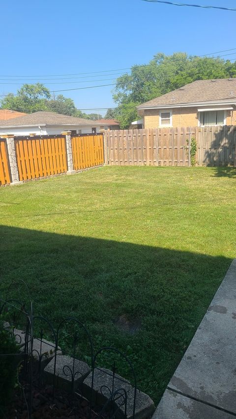 Tiny photo for 16347 Ingleside Avenue, South Holland, IL 60473 (MLS # 12447962)