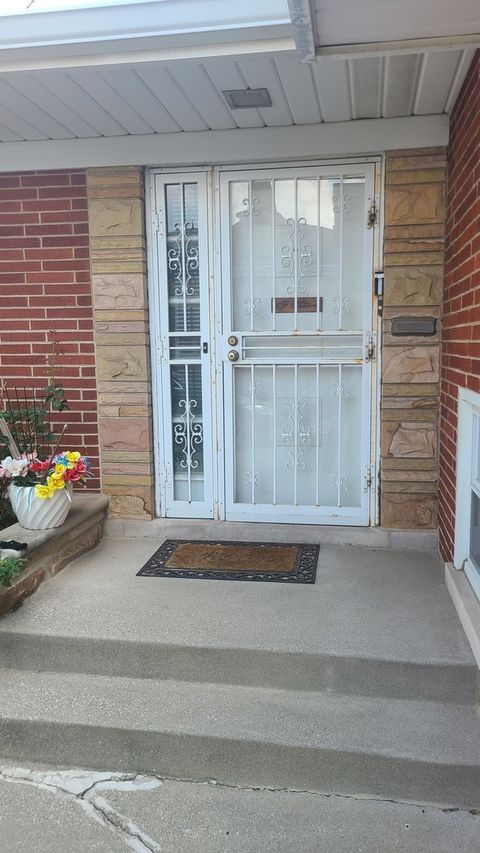 Tiny photo for 16347 Ingleside Avenue, South Holland, IL 60473 (MLS # 12447962)