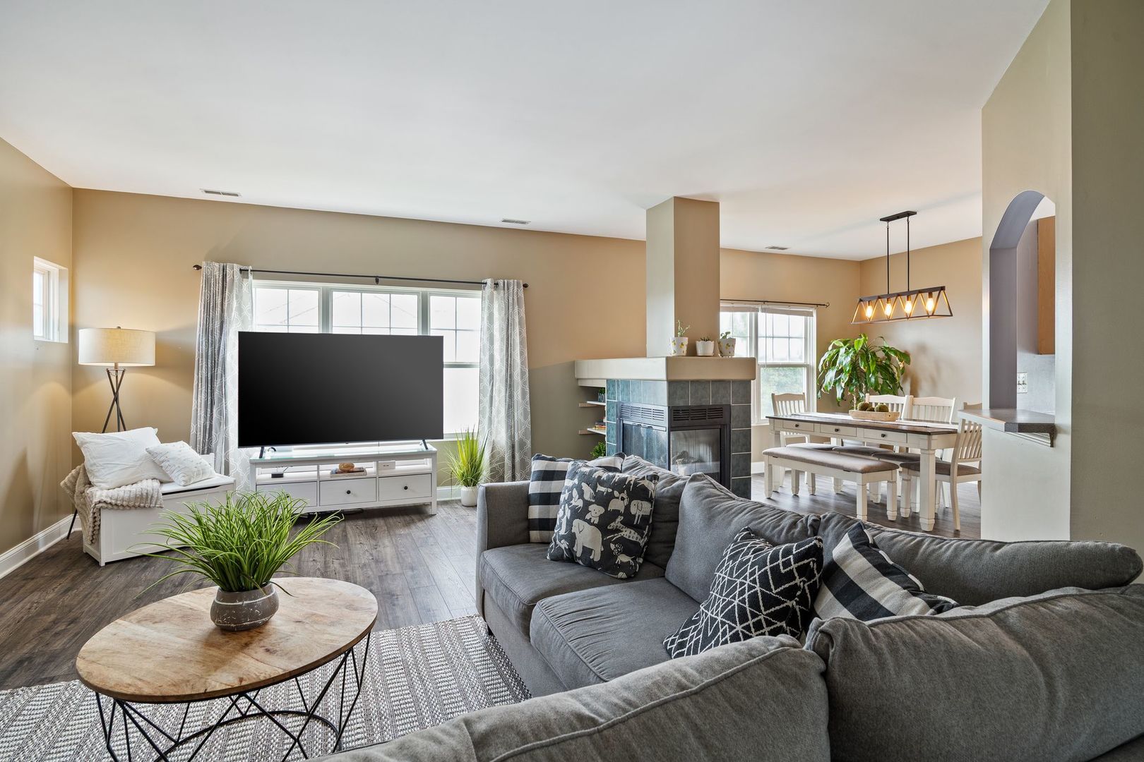 1080 Delta Drive 1080