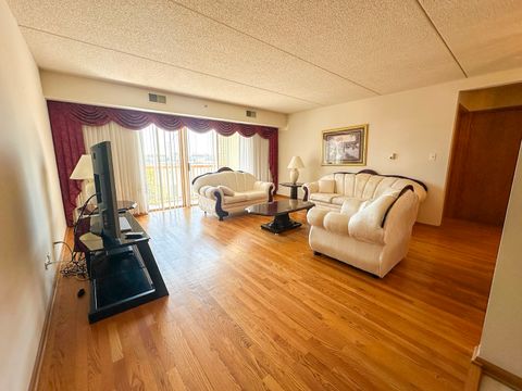 Tiny photo for 4700 N Harlem Avenue #306, Harwood Heights, IL 60706 (MLS # 12629315)