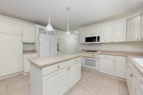Tiny photo for 2855 Clara Avenue, Aurora, IL 60504 (MLS # 12693779)
