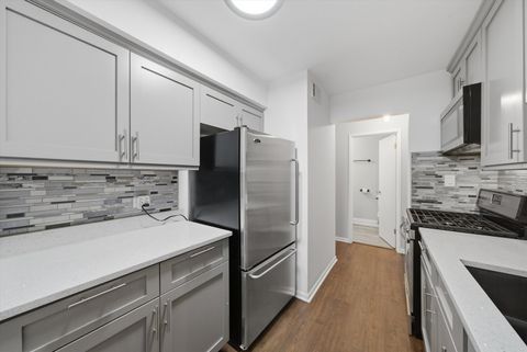 Tiny photo for 9840 S Pulaski Road #310, Oak Lawn, IL 60453 (MLS # 12650714)
