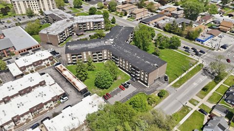 Tiny photo for 9840 S Pulaski Road #310, Oak Lawn, IL 60453 (MLS # 12650714)