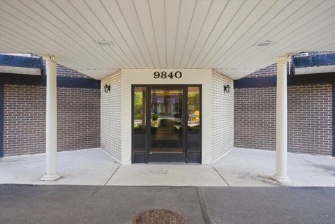 Tiny photo for 9840 S Pulaski Road #310, Oak Lawn, IL 60453 (MLS # 12650714)