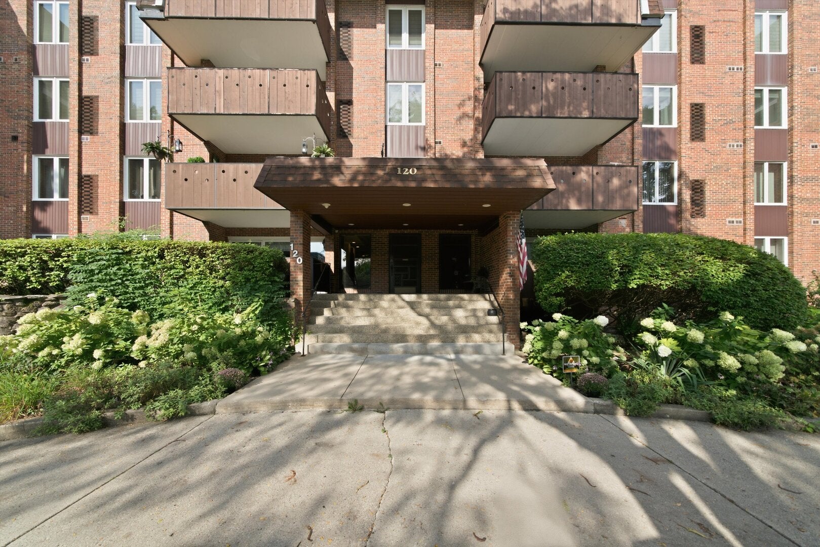 120 S Spruce Avenue 307