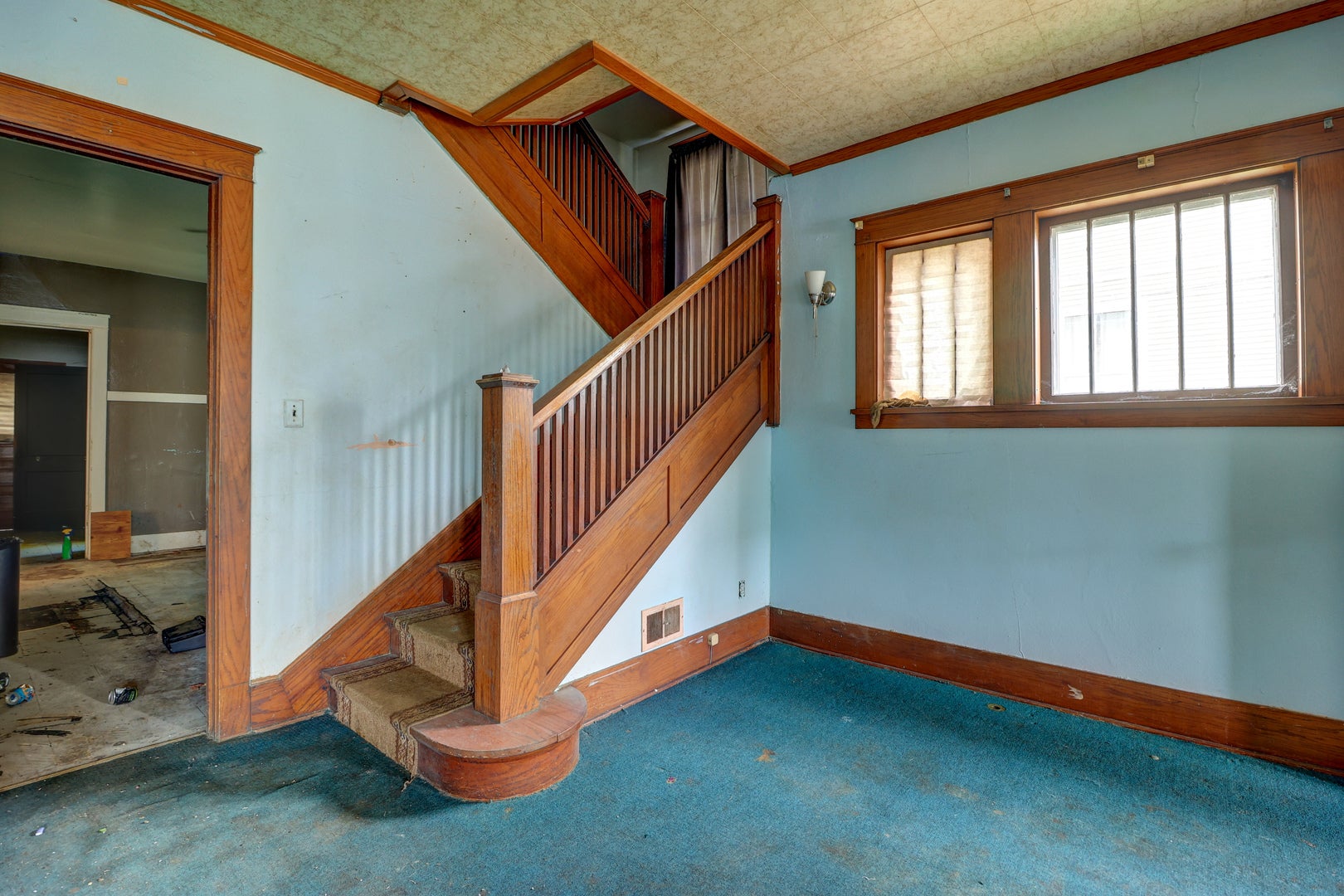 310 W 5th Street