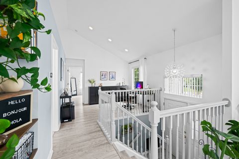 Tiny photo for 70 CHERBOURG Court #70, Wheeling, IL 60090 (MLS # 12481394)
