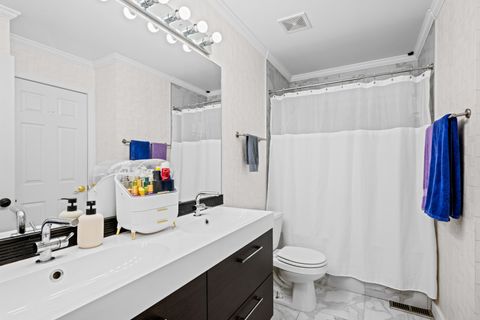 Tiny photo for 70 CHERBOURG Court #70, Wheeling, IL 60090 (MLS # 12481394)