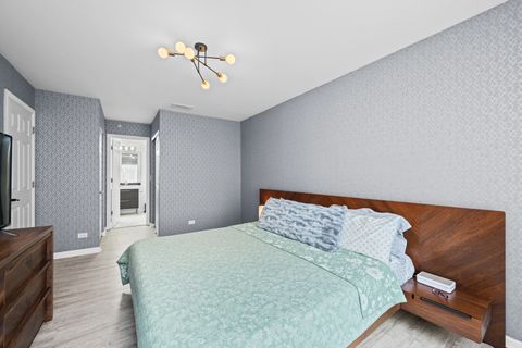 Tiny photo for 70 CHERBOURG Court #70, Wheeling, IL 60090 (MLS # 12481394)