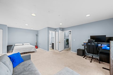 Tiny photo for 70 CHERBOURG Court #70, Wheeling, IL 60090 (MLS # 12481394)