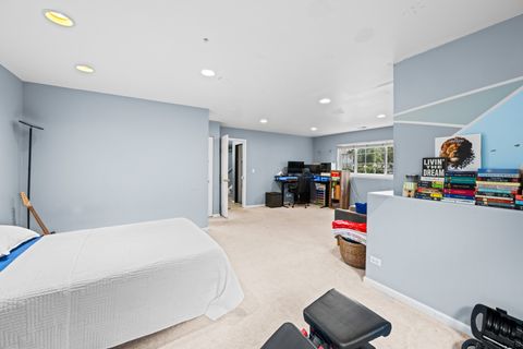 Tiny photo for 70 CHERBOURG Court #70, Wheeling, IL 60090 (MLS # 12481394)