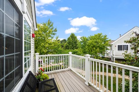 Tiny photo for 70 CHERBOURG Court #70, Wheeling, IL 60090 (MLS # 12481394)
