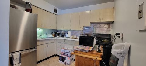 Tiny photo for 6300 N Sheridan Road #811, Chicago, IL 60660 (MLS # 12398815)