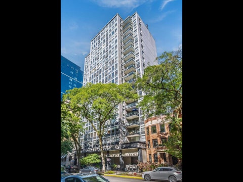 Photo of 30 E Elm Street #18B, Chicago, IL 60611 (MLS # 12782755)