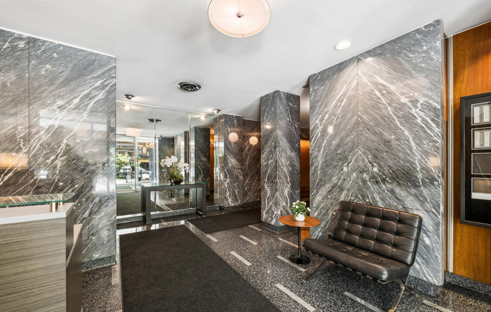 30 E Elm Street 18B