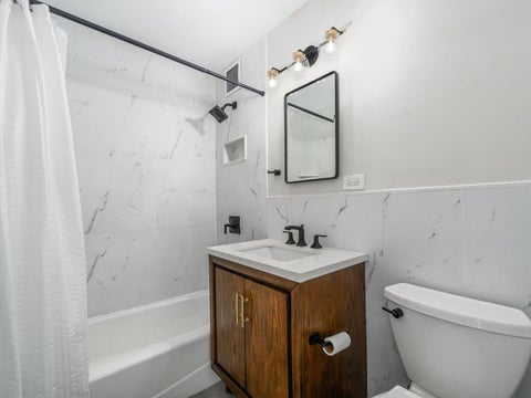 Tiny photo for 30 E Elm Street #18B, Chicago, IL 60611 (MLS # 12782755)