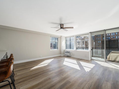 Tiny photo for 30 E Elm Street #18B, Chicago, IL 60611 (MLS # 12782755)