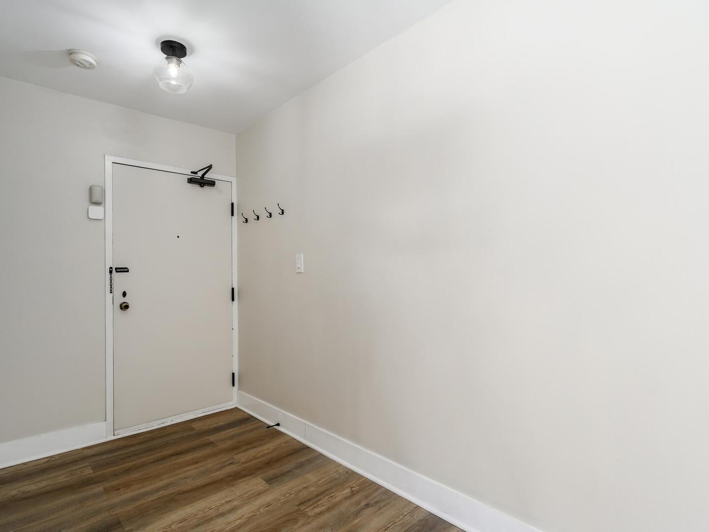 30 E Elm Street 18B