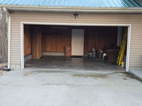 Tiny photo for 15610 Lakeview Lane, Mt Vernon, IL 62864 (MLS # 12570975)