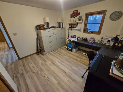 Tiny photo for 15610 Lakeview Lane, Mt Vernon, IL 62864 (MLS # 12570975)