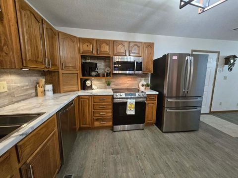 Tiny photo for 15610 Lakeview Lane, Mt Vernon, IL 62864 (MLS # 12570975)