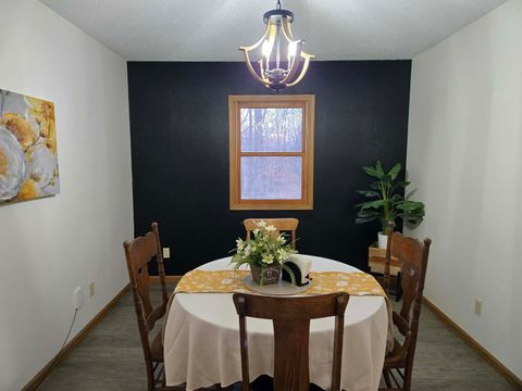 Tiny photo for 15610 Lakeview Lane, Mt Vernon, IL 62864 (MLS # 12570975)