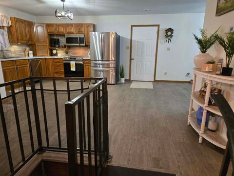 Tiny photo for 15610 Lakeview Lane, Mt Vernon, IL 62864 (MLS # 12570975)