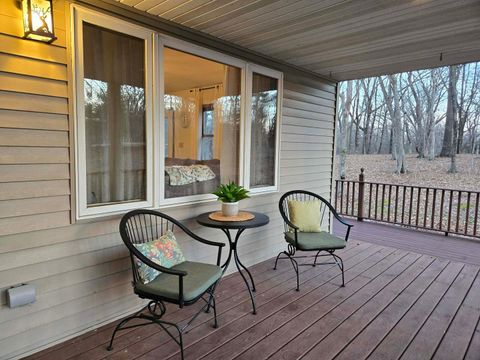 Tiny photo for 15610 Lakeview Lane, Mt Vernon, IL 62864 (MLS # 12570975)