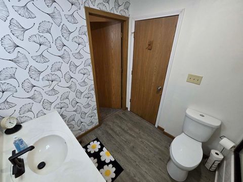 Tiny photo for 15610 Lakeview Lane, Mt Vernon, IL 62864 (MLS # 12570975)