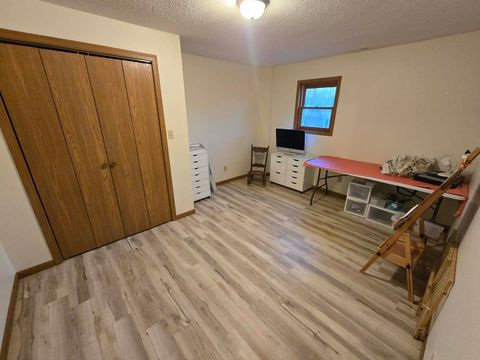 Tiny photo for 15610 Lakeview Lane, Mt Vernon, IL 62864 (MLS # 12570975)