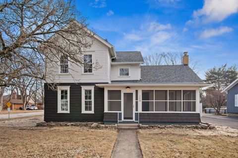 Photo of 304 S Prairie Street, Batavia, IL 60510 (MLS # 12546423)