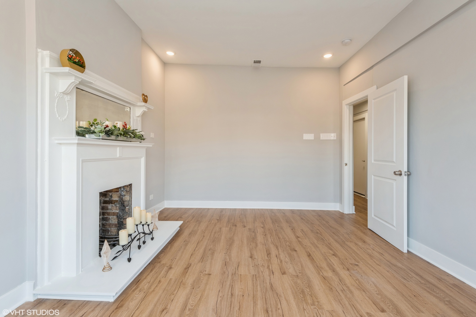 3542 N Halsted Street 2