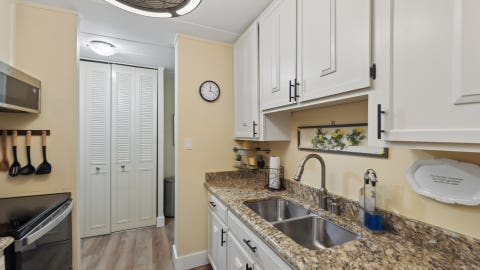 Tiny photo for 18 E Old Willow Road #504N, Prospect Heights, IL 60070 (MLS # 12648593)