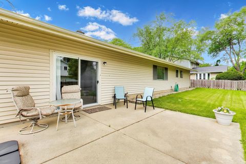 Tiny photo for 605 N Rohlwing Road, Palatine, IL 60074 (MLS # 12649941)
