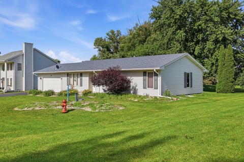 Tiny photo for 423 Wayne RD, Rochelle, IL 61068 (MLS # 12685057)