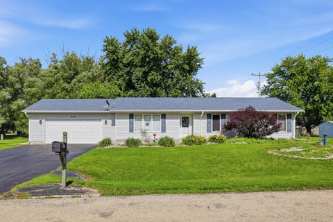 Photo of 423 Wayne RD, Rochelle, IL 61068 (MLS # 12685057)