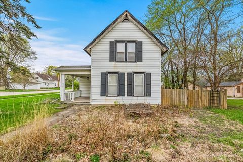 303 N Grove Street Carpentersville IL 60110