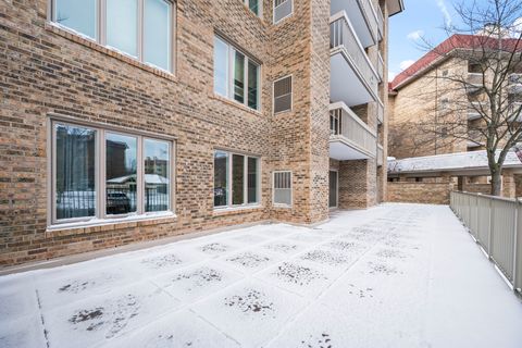 Tiny photo for 1280 RUDOLPH Road #1F, Northbrook, IL 60062 (MLS # 12537868)