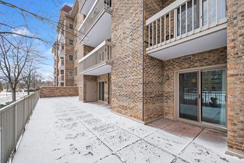 Tiny photo for 1280 RUDOLPH Road #1F, Northbrook, IL 60062 (MLS # 12537868)