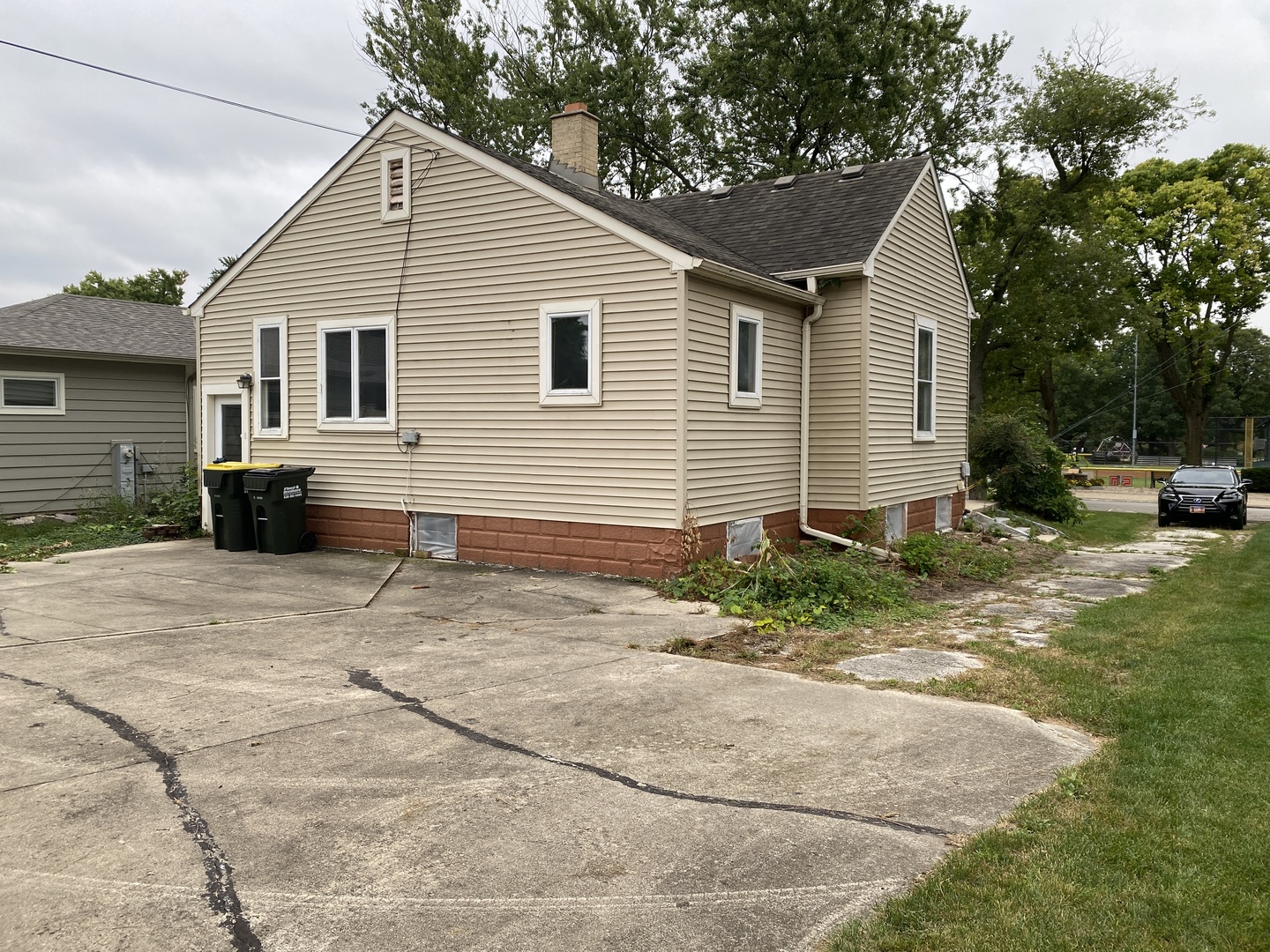 114 E Richmond Street