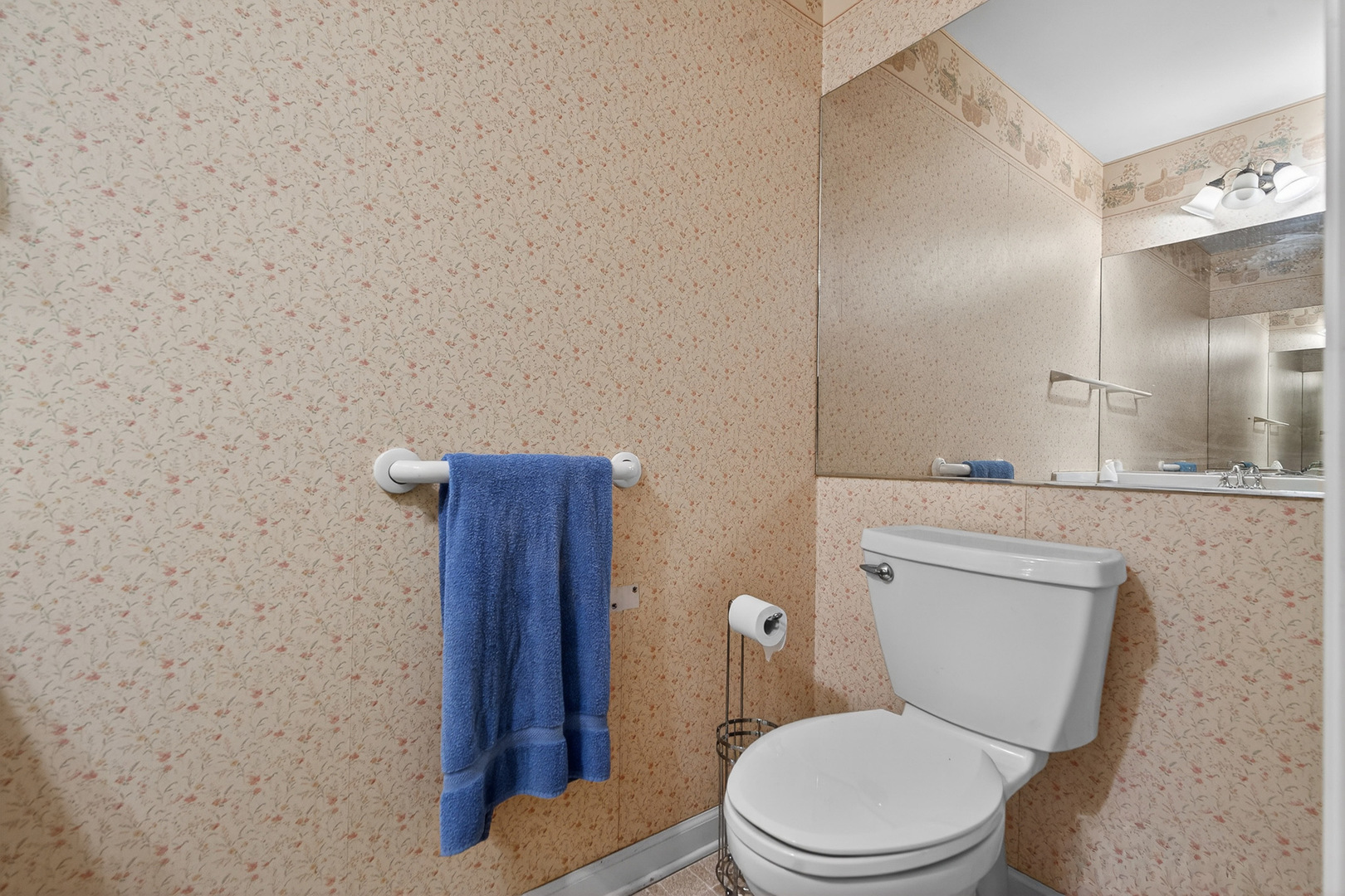 Grayslake, Illinois, 60030, United States, 3 Bedrooms Bedrooms, ,3 BathroomsBathrooms,Residential,Active,2022335