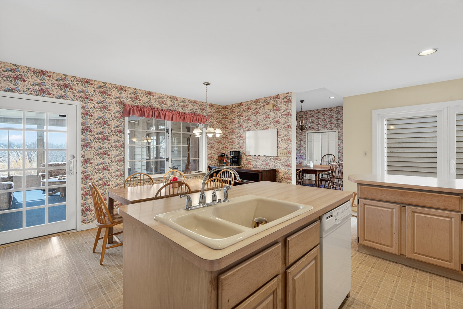 Grayslake, Illinois, 60030, United States, 3 Bedrooms Bedrooms, ,3 BathroomsBathrooms,Residential,Active,2022335