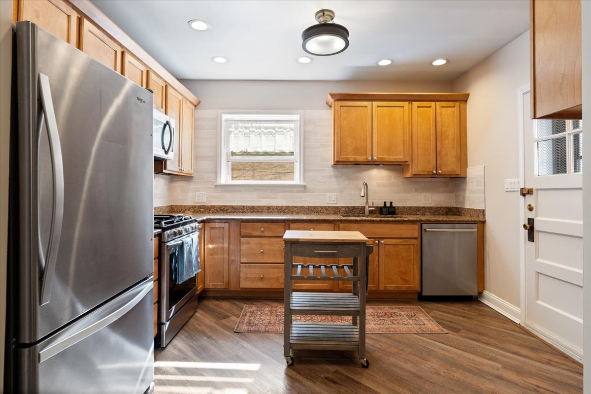 2231 N Bissell Street 1E