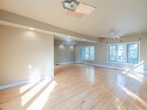 Tiny photo for 250 N Batavia Avenue, Batavia, IL 60510 (MLS # 12482608)