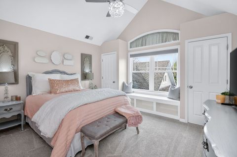 Tiny photo for 702 S Wilmette Avenue, Westmont, IL 60559 (MLS # 12607842)