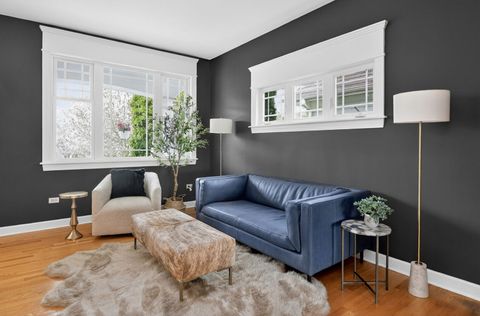 Tiny photo for 702 S Wilmette Avenue, Westmont, IL 60559 (MLS # 12607842)